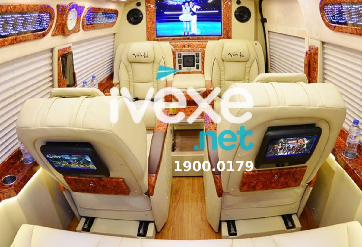 Nội thất bên trong của nhà xe Golden Horse Limousine